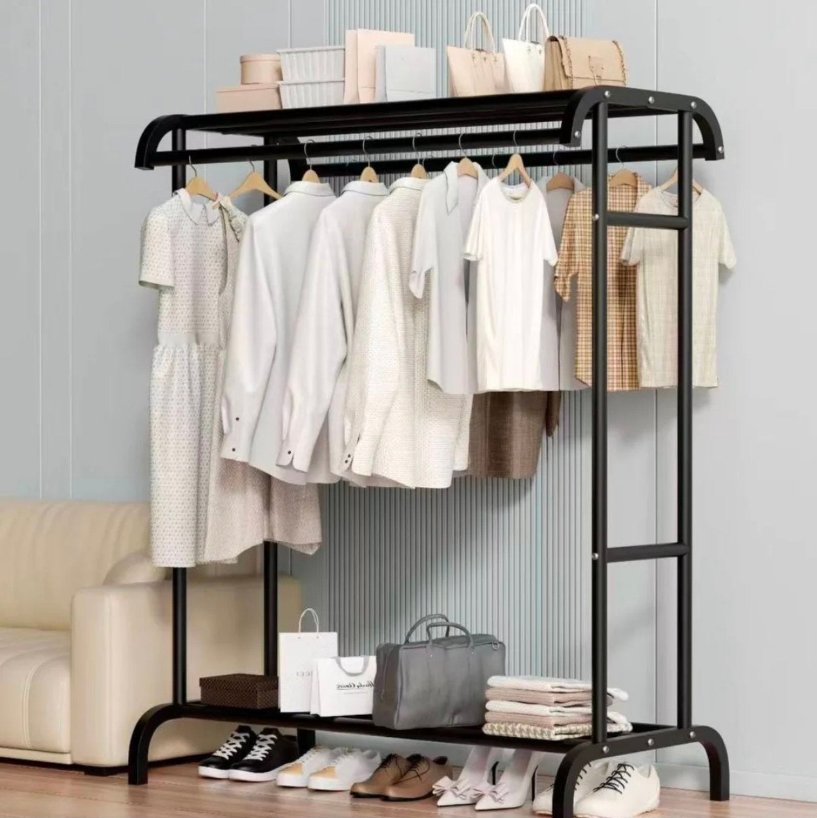 Metalni stalak za odjeću